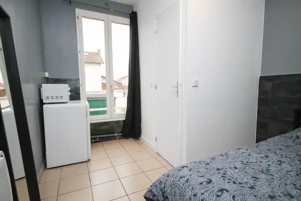 01 - Chambre Avec Lit Double Ideal Jo 2024 Saint-Denis  Kültér fotó